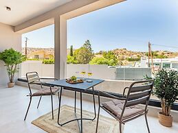 Sanders River Plaza, Smart 2 Bedroom Apartment With Terrace