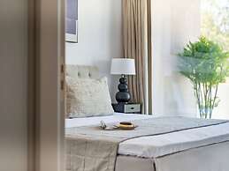 Sanders River Plaza Cute 1 Bdr Apt w Balcony