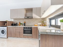 Sanders River Plaza - Open 1-bdr Apt With Balcony