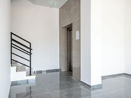 Sanders River Plaza - Cool 2 Bedroom Apartment With Balcony