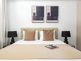 Sanders River Plaza - Fancy 2-bdr Apt With Balcony