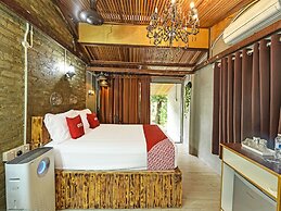 Oyo 90636 Teratak Zakiah Chalet