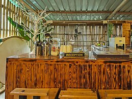 Oyo 90636 Teratak Zakiah Chalet