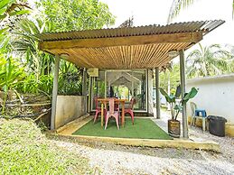 Oyo 90636 Teratak Zakiah Chalet