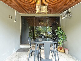 Oyo 90636 Teratak Zakiah Chalet