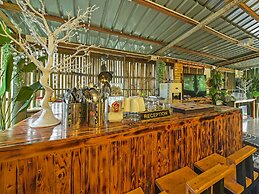 Oyo 90636 Teratak Zakiah Chalet