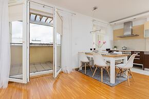 Apartment Aleja Wilanowska by Renters