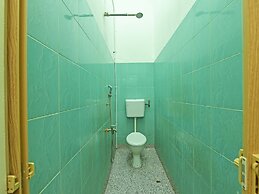 Oyo 90639 Hotel Azimah