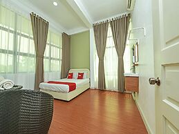 Oyo 90639 Hotel Azimah