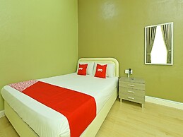 Oyo 90639 Hotel Azimah