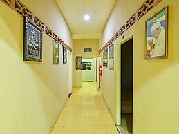 Oyo 90639 Hotel Azimah