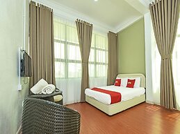 Oyo 90639 Hotel Azimah