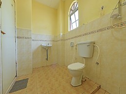 Oyo 90640 D'village River & Cafe Chalet