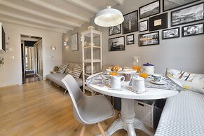 Santo Spirito Romantic by Mmega