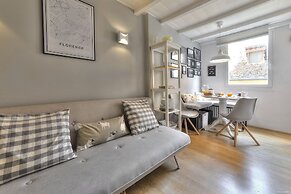 Santo Spirito Romantic by Mmega