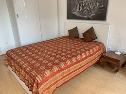 Maharaja Mountain Palace 3-bed Apartment in Buda