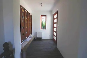 Maharaja Mountain Palace 3-bed Apartment in Buda