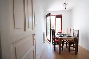 Maharaja Mountain Palace 3-bed Apartment in Buda
