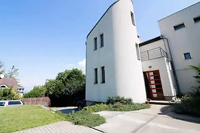 Maharaja Mountain Palace 3-bed Apartment in Buda
