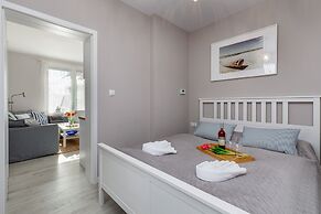 Dąbrówki Apartment by Renters