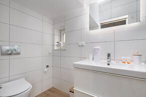 Dąbrówki Apartment by Renters