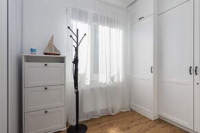 Dąbrówki Apartment by Renters