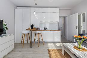 Dąbrówki Apartment by Renters