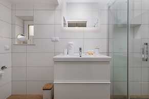 Dąbrówki Apartment by Renters