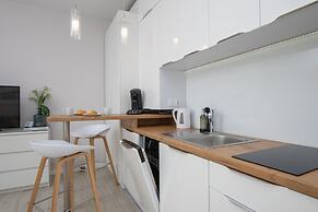 Dąbrówki Apartment by Renters