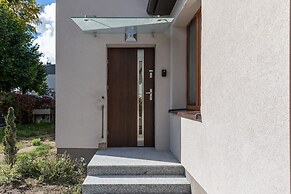 Dąbrówki Apartment by Renters
