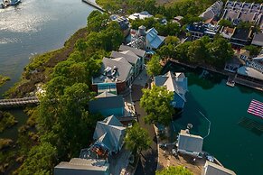 Linkside 3 Bedroom Townhouse by RedAwning