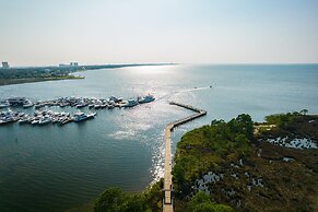 Linkside 3 Bedroom Townhouse by RedAwning