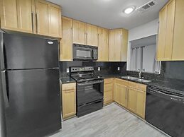 Linkside 3 Bedroom Townhouse by RedAwning