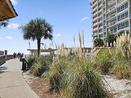 Linkside 3 Bedroom Townhouse by RedAwning