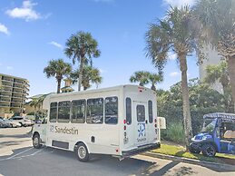 Linkside 3 Bedroom Townhouse by RedAwning