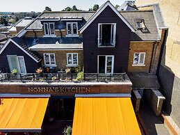 Velvet 1-bedroom Penthouse, Clockhouse, Hoddesdon