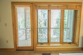 Chateaux Dumont 2717