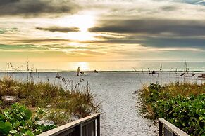 Siesta Breakers on Crescent Beach