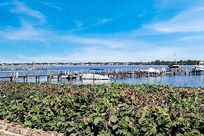 Island Reef Bayside With Private Beach