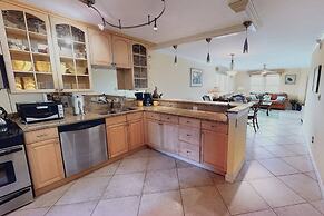 Island Reef Bayside With Private Beach