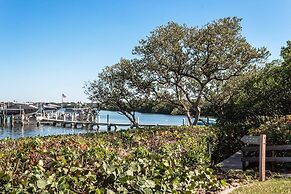 Island Reef Bayside With Private Beach