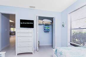 Yellow Pine Duplex Close to Pool & Tennis