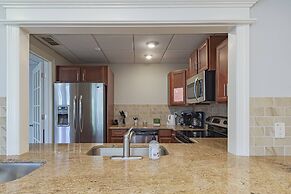 Yellow Pine Duplex Close to Pool & Tennis