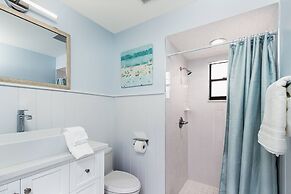 Yellow Pine Duplex Close to Pool & Tennis