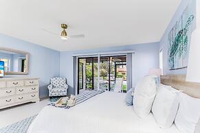 Yellow Pine Duplex Close to Pool & Tennis