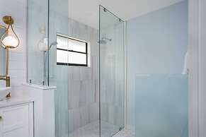 Yellow Pine Duplex Close to Pool & Tennis