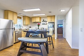 Quaint Cottage in a South Sarasota Neighborhood