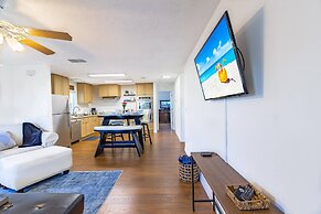 Quaint Cottage in a South Sarasota Neighborhood