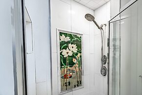 Quaint Cottage in a South Sarasota Neighborhood