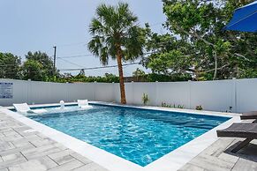 Quaint Cottage in a South Sarasota Neighborhood